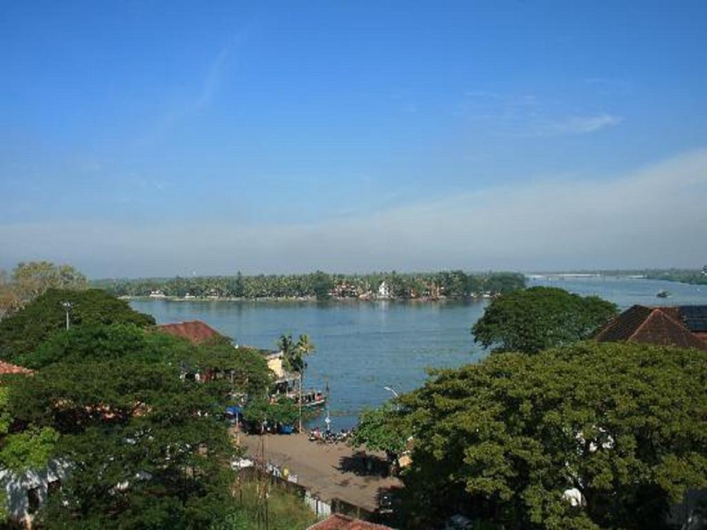 โรงแรมเดอะคิลเลียนส์บูติค Kochi ภายนอก รูปภาพ