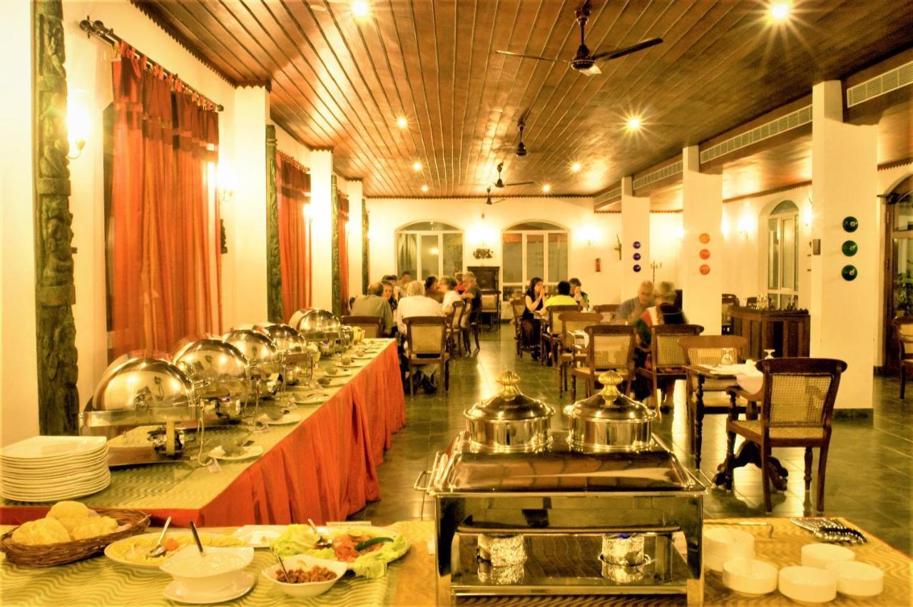 โรงแรมเดอะคิลเลียนส์บูติค Kochi ภายนอก รูปภาพ