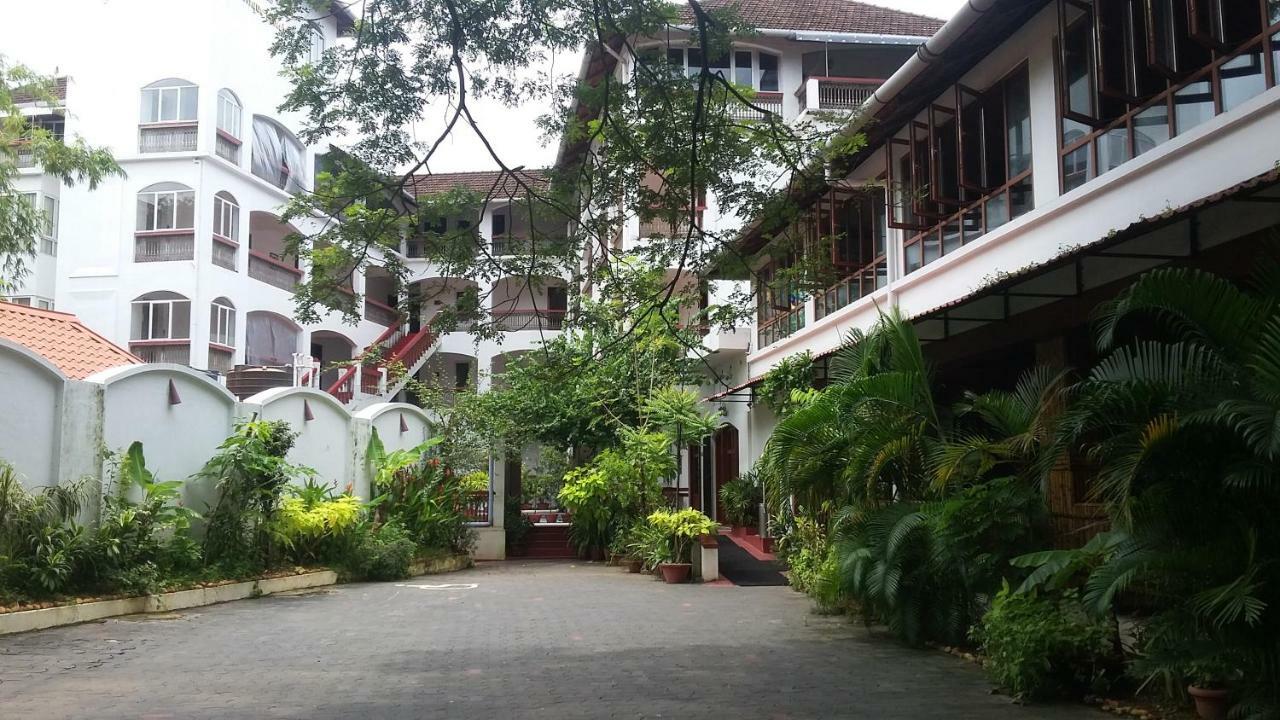 โรงแรมเดอะคิลเลียนส์บูติค Kochi ภายนอก รูปภาพ
